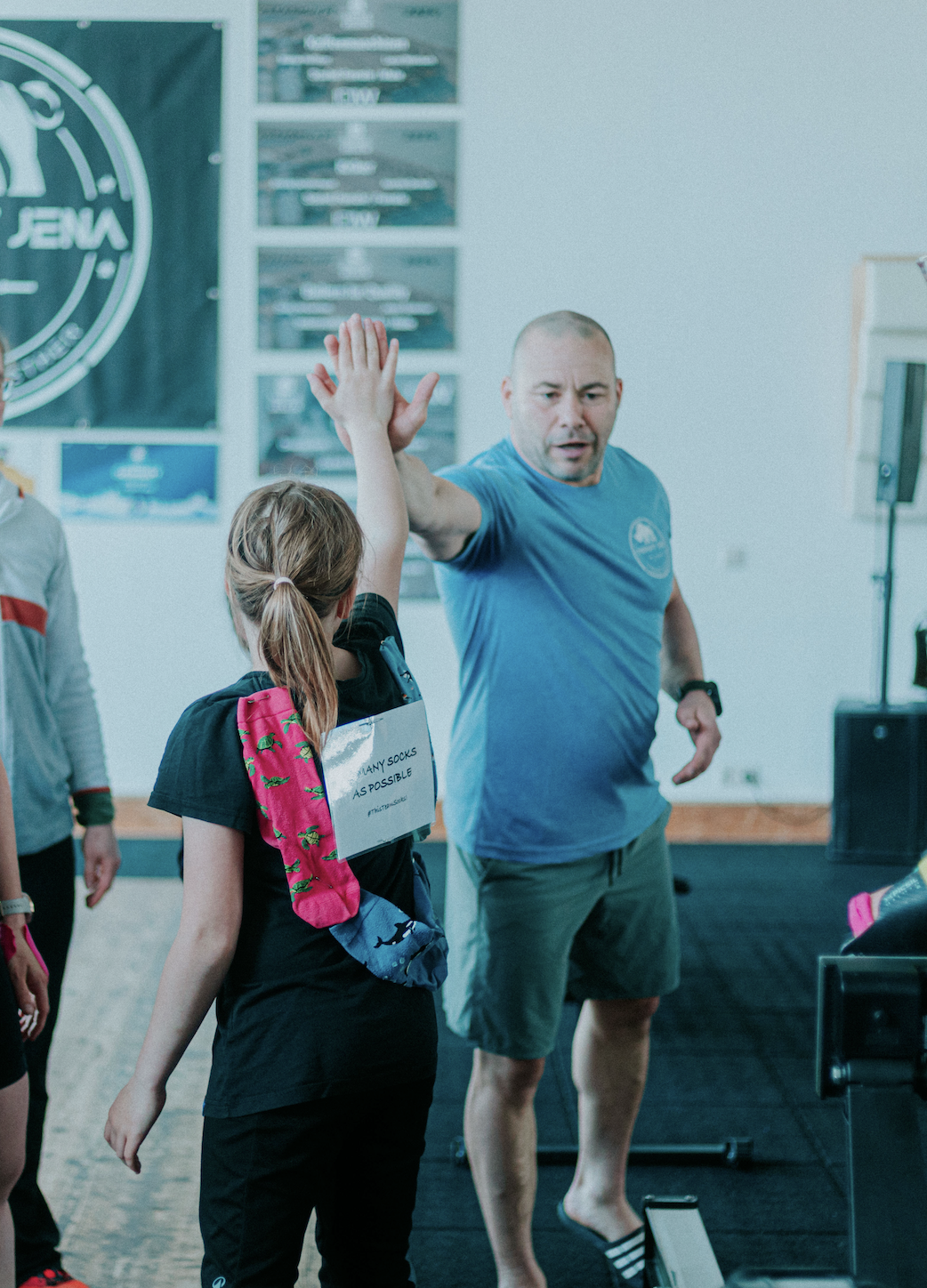 Kids training high five crossfit jena